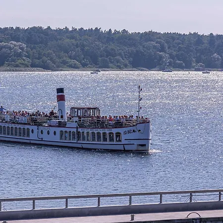 Seeblick - Mit Ausblick Auf Den Yachthafen Waren (Mueritz)
